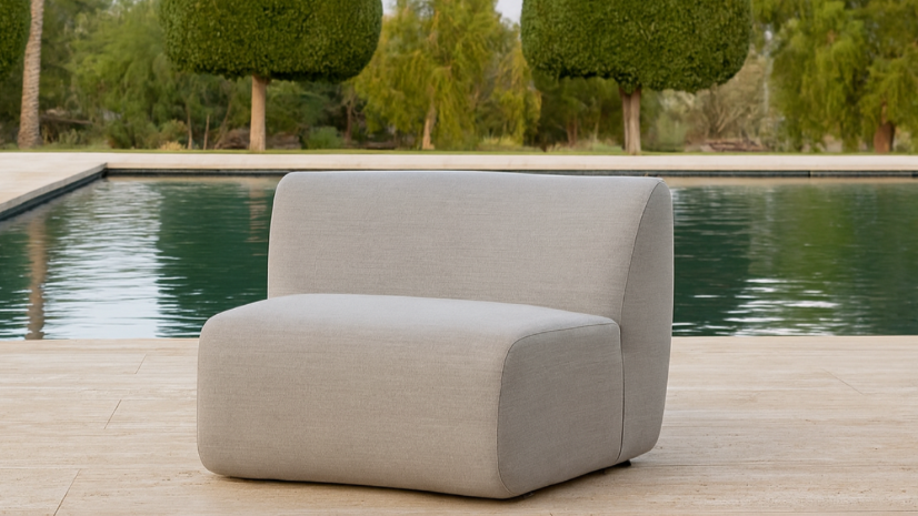 Alexandra single sofa by pool