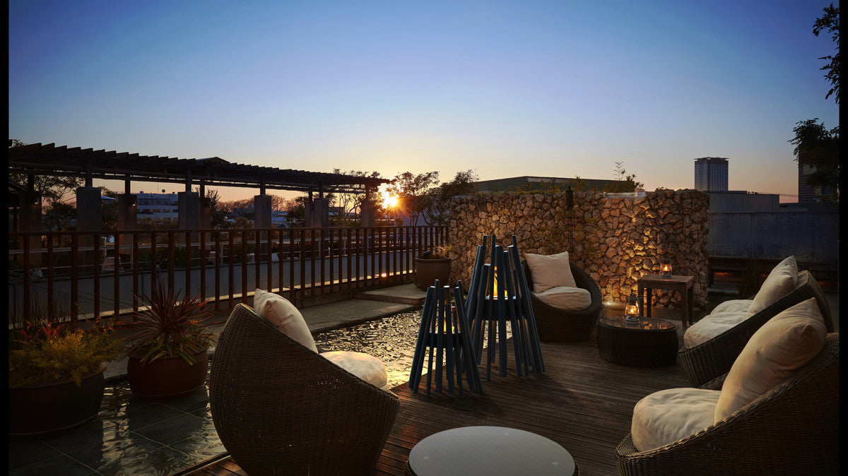 EcoSmart Stix Black Steel w Flame Installed