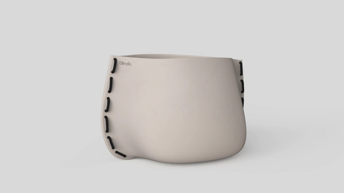 Stitch 75 Plant Pot Bone Black