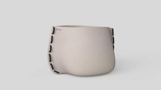 Stitch 75 Plant Pot Bone Black