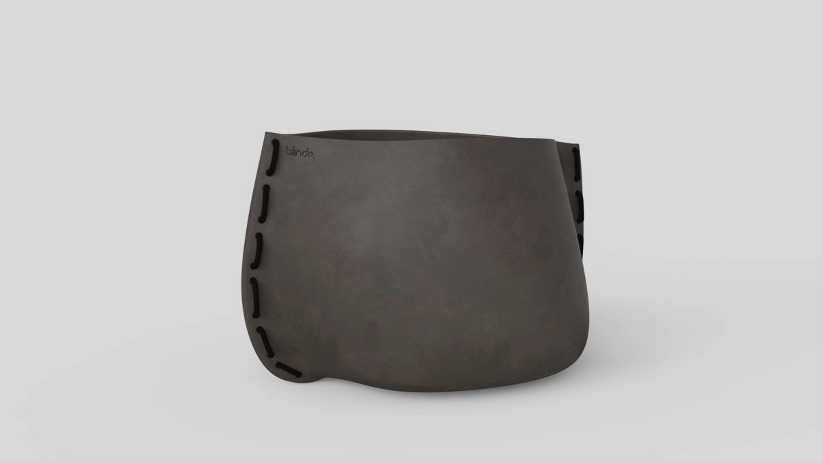 Stitch 75 Plant Pot Natural Black