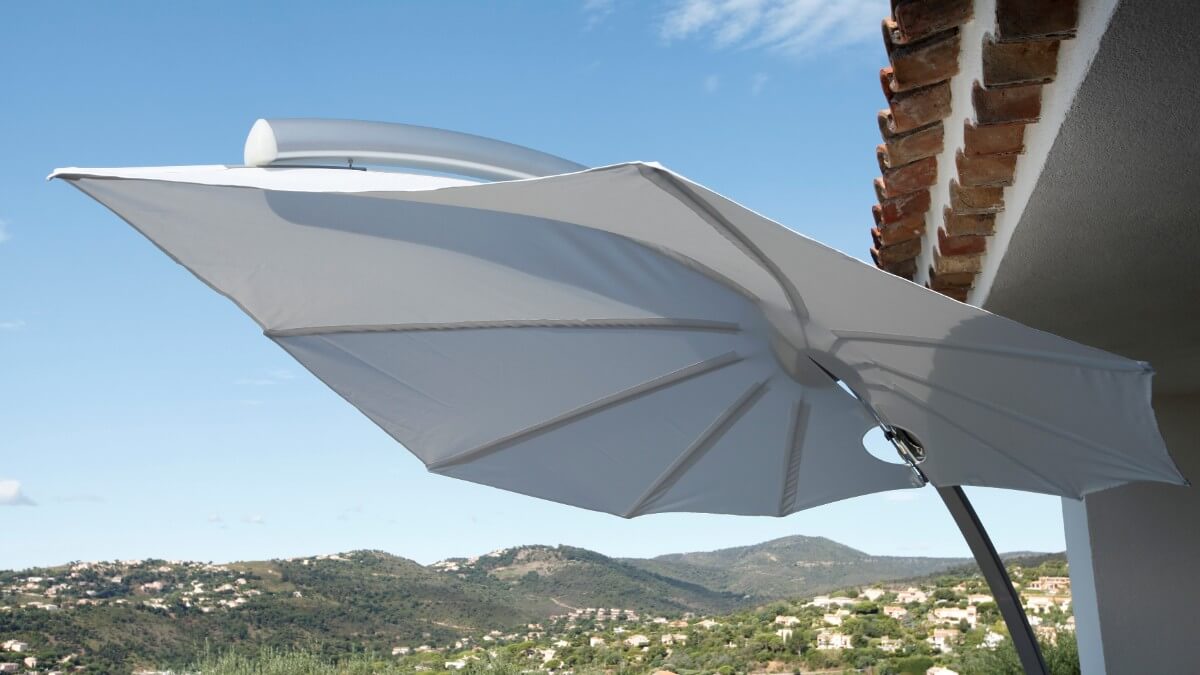 UMBROSA ICARUS CANTILEVER UMBRELLA