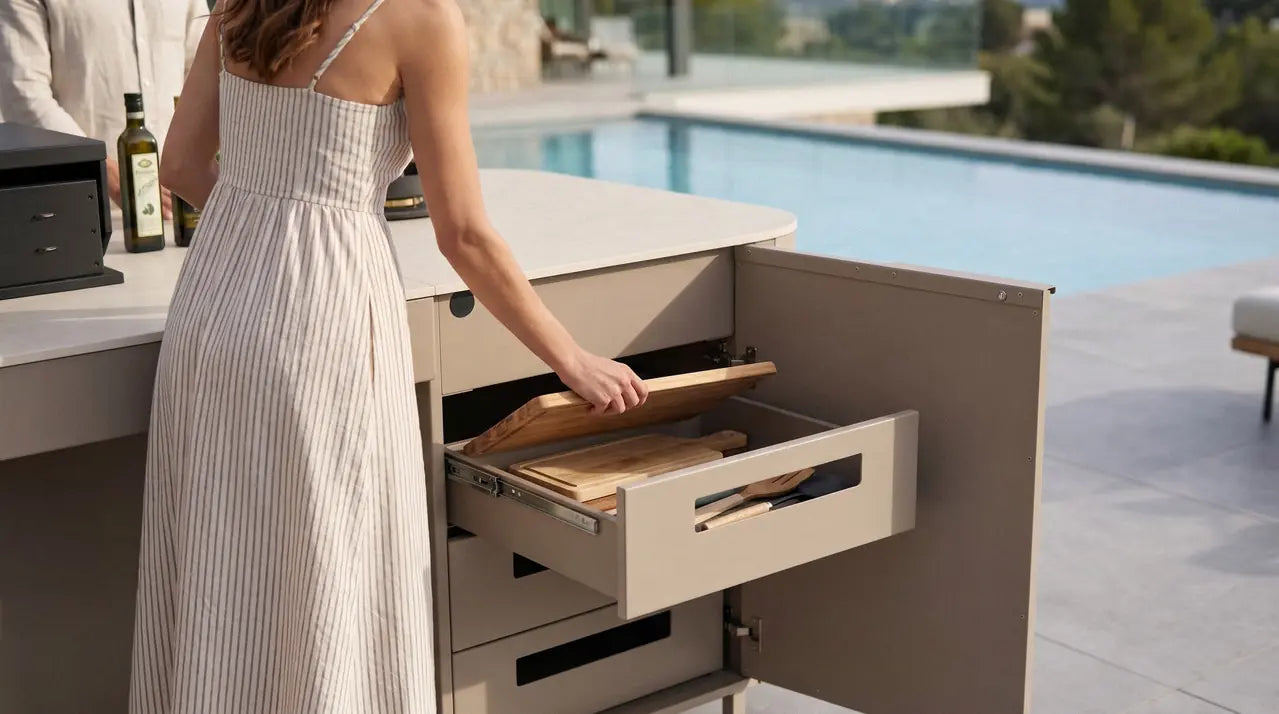 Isla Outdoor Kitchen Island