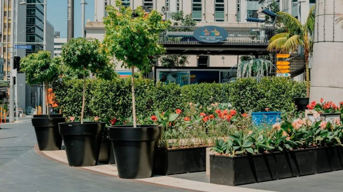 MADRID 900 PLANTER