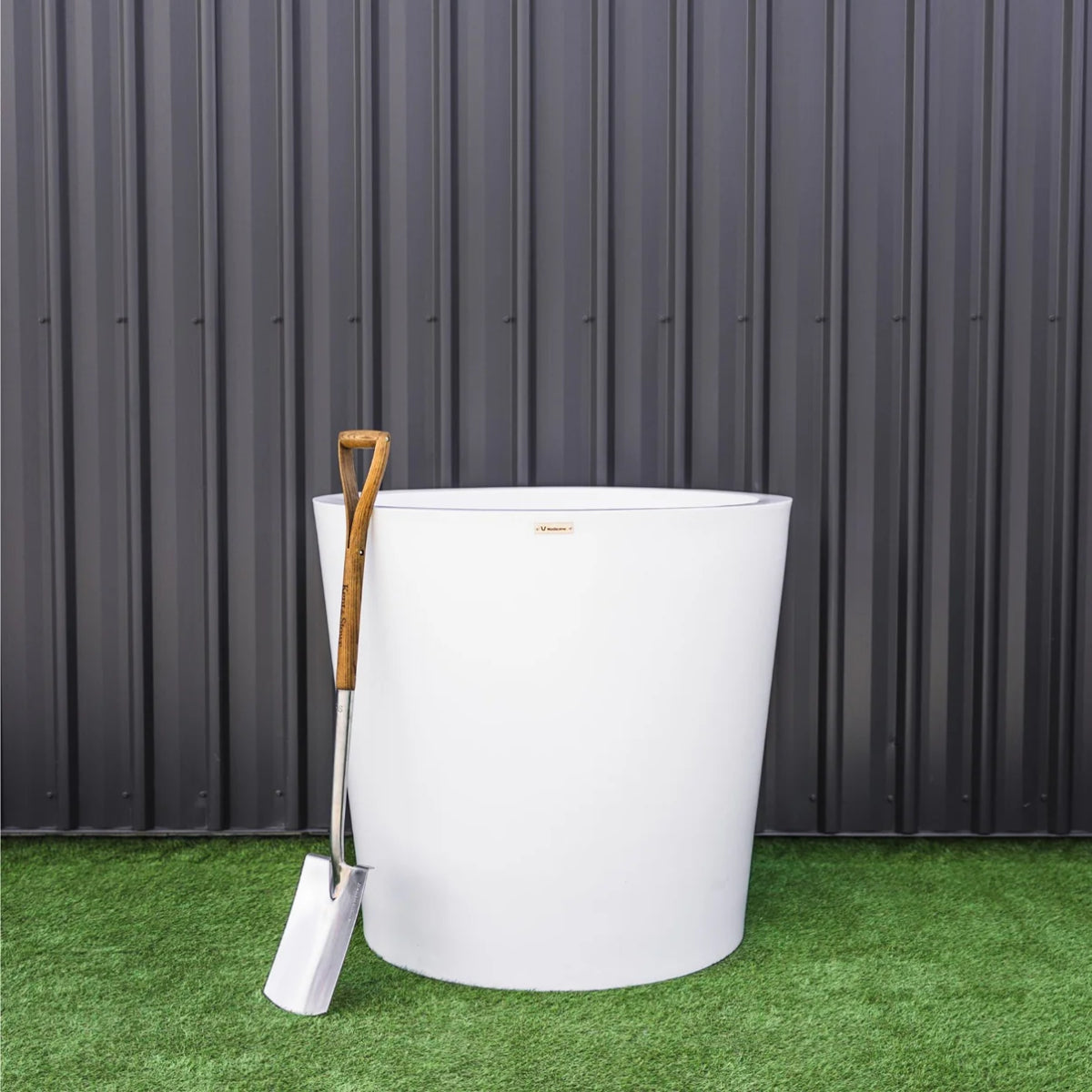 MILAN GRANDE PLANTER