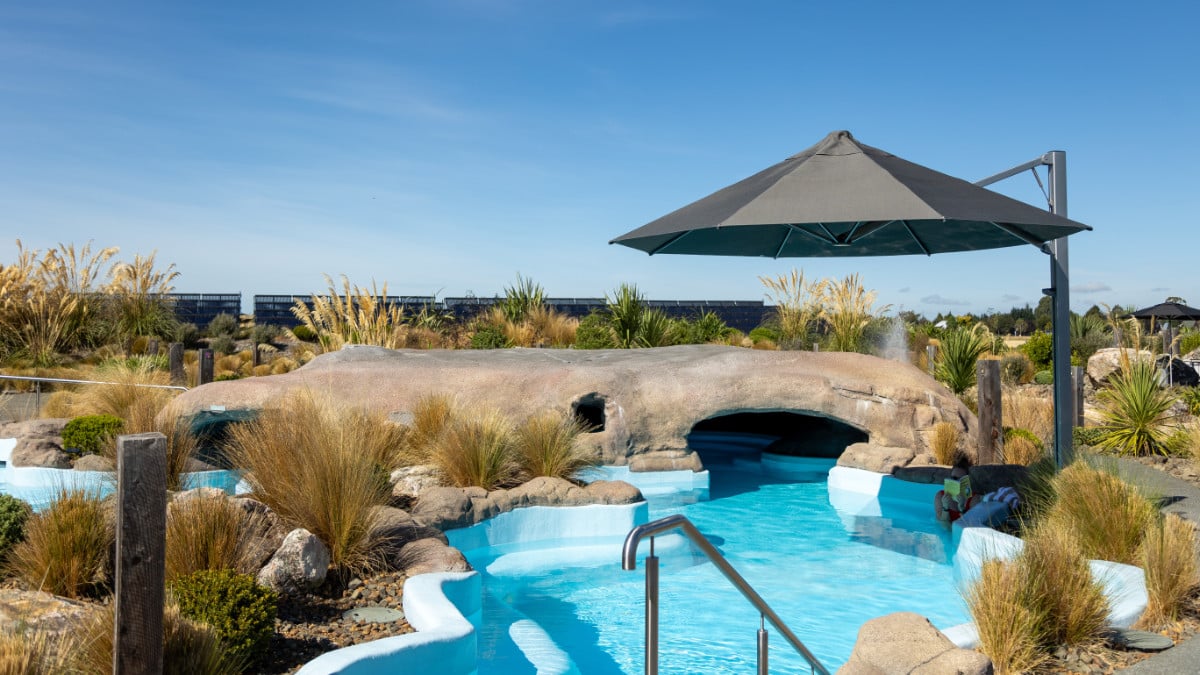 Serenity Rotating Cantilever Umbrella Black