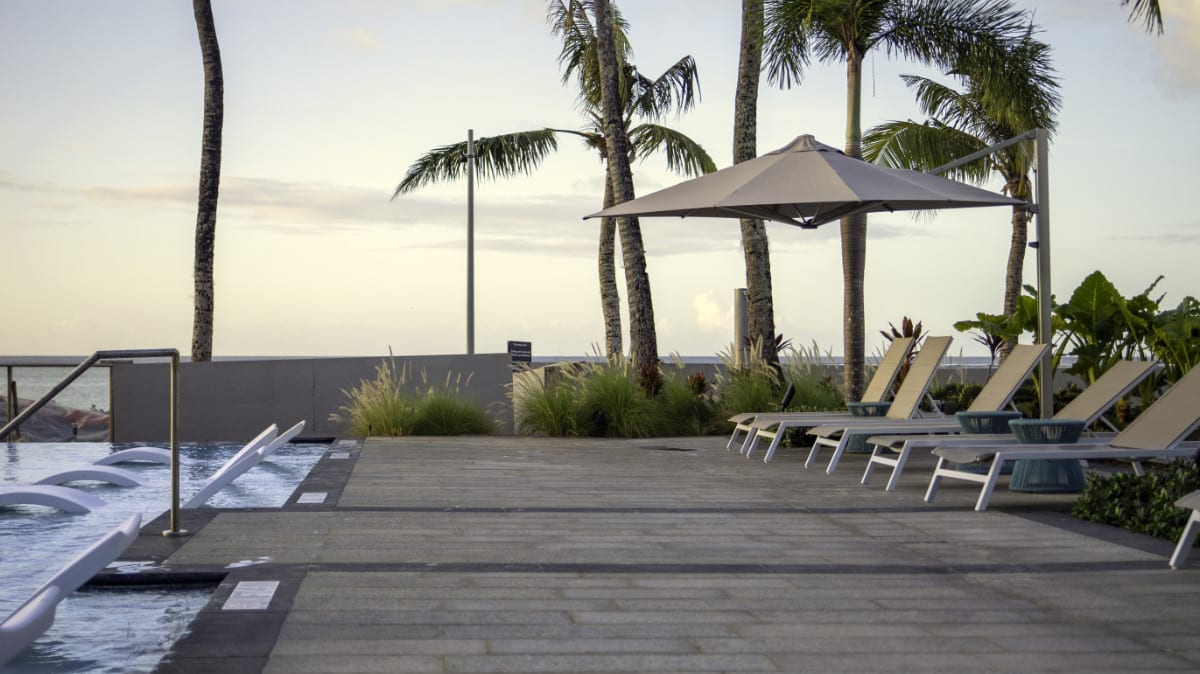 Serenity Rotating Cantilever Umbrella Grey