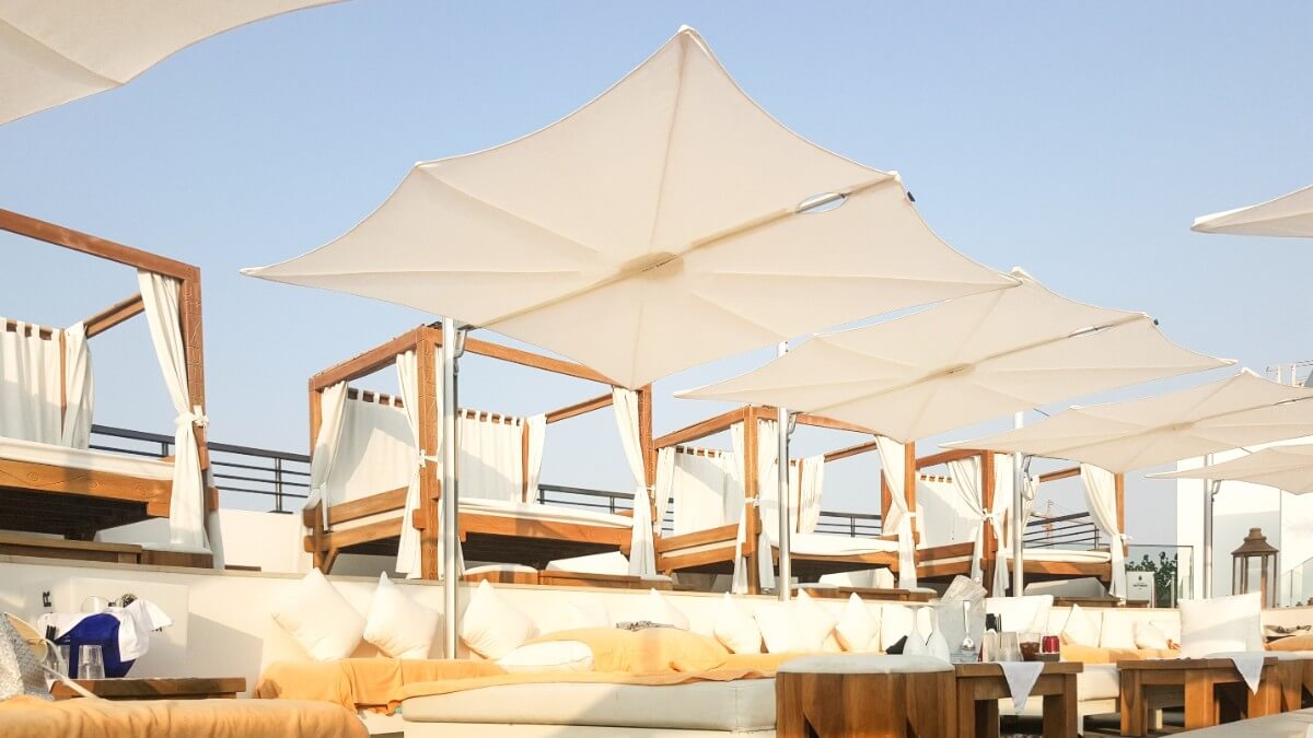 UMBROSA SPECTRA CANTILEVER UMBRELLA