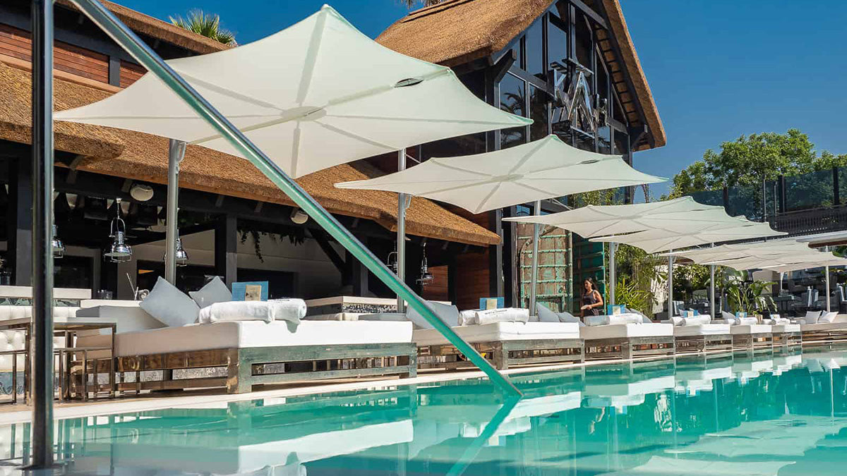 UMBROSA SPECTRA CANTILEVER UMBRELLA