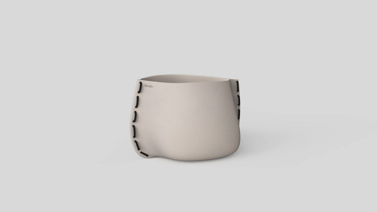 Stitch 25 Plant Pot Bone Black