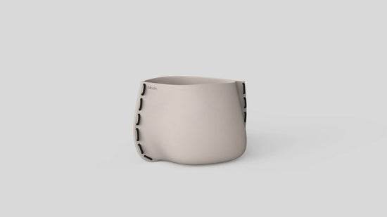 Stitch 25 Plant Pot Bone Black