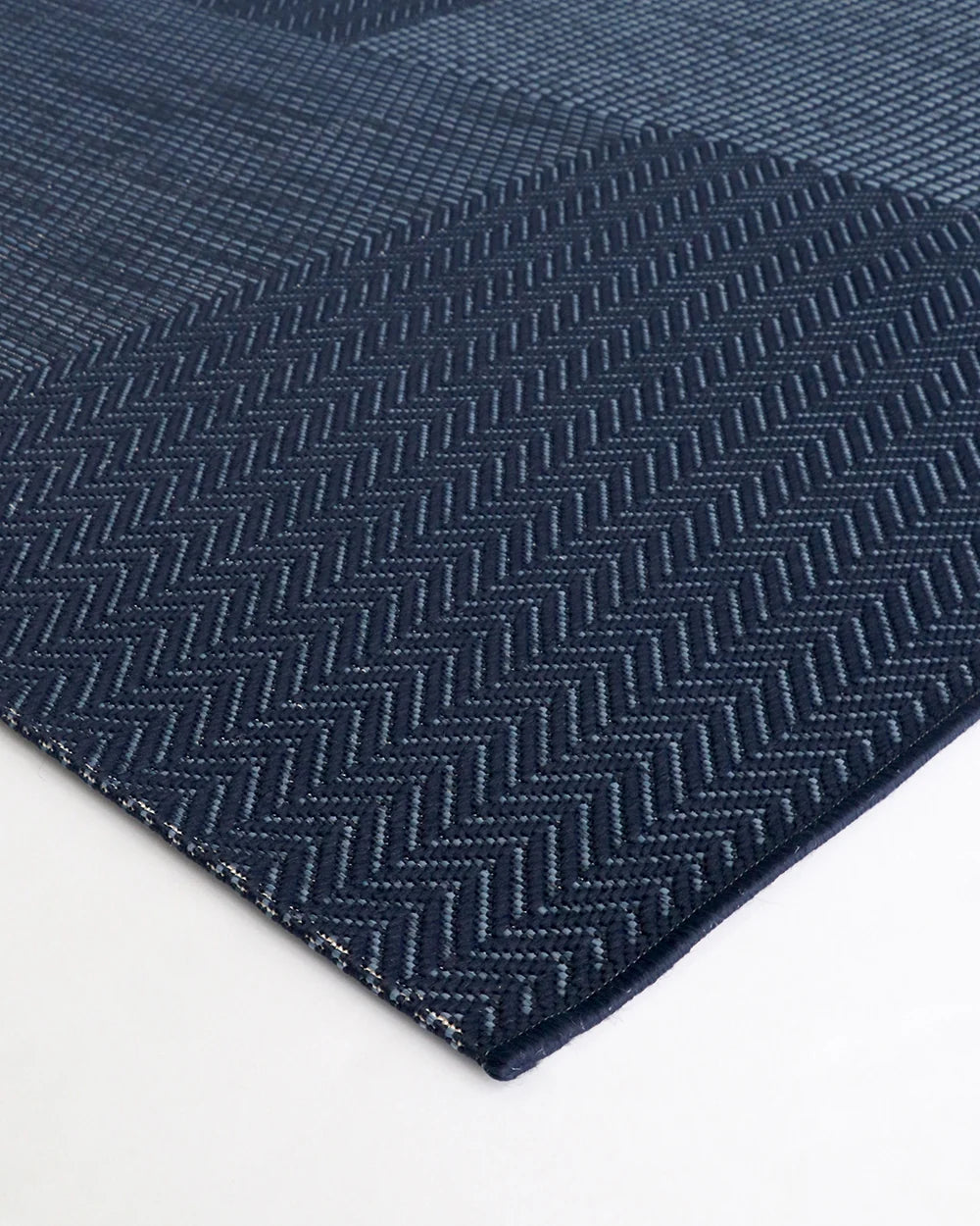 Collingwood Outdoor Rug Navy corner detail