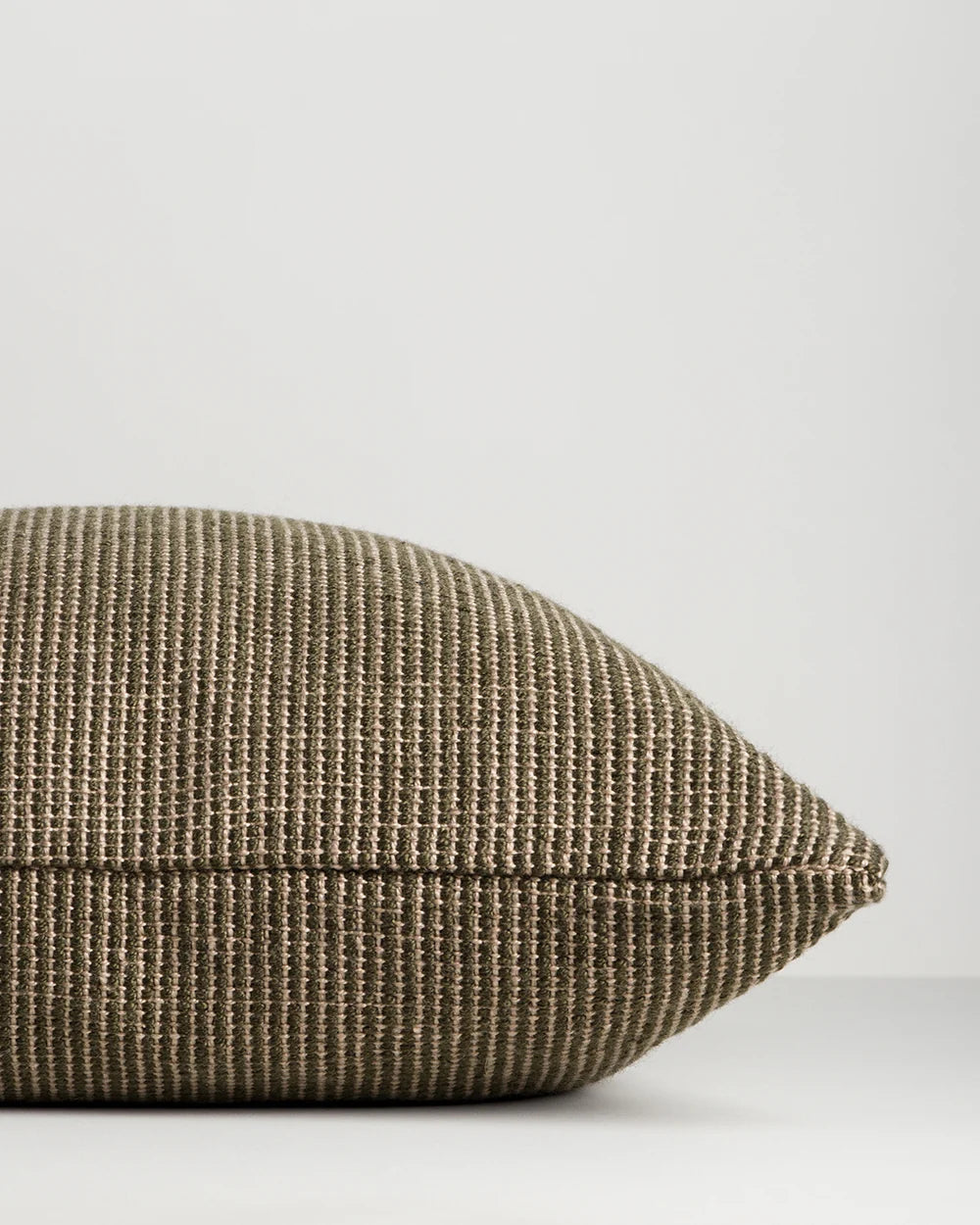 Dune Outdoor Throw Cushion in Mangrove – edge detail